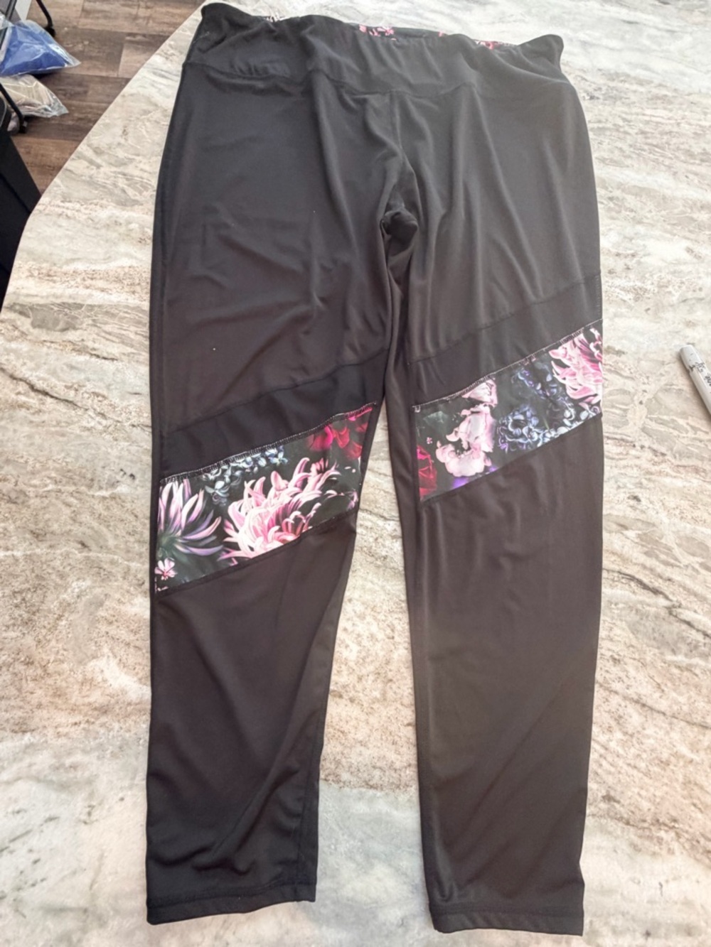 Bebe Sport Leggings 3X Black Floral Capri Plus Size Athletic Workout Pants